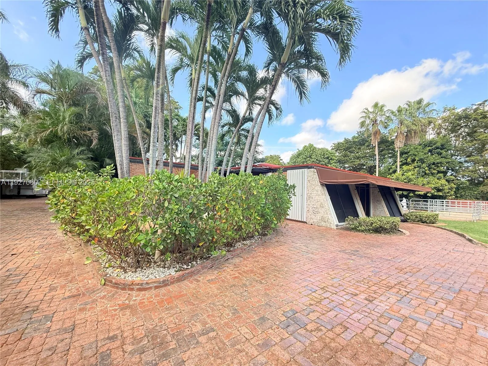 5877 Sw 123rd Ave Main, Miami, Florida 33183, Miami, Florida 33183, 4 Bedrooms Bedrooms, ,3 BathroomsBathrooms,Residential Lease,For Rent,5877 Sw 123rd Ave Main, Miami, Florida 33183,A11927060
