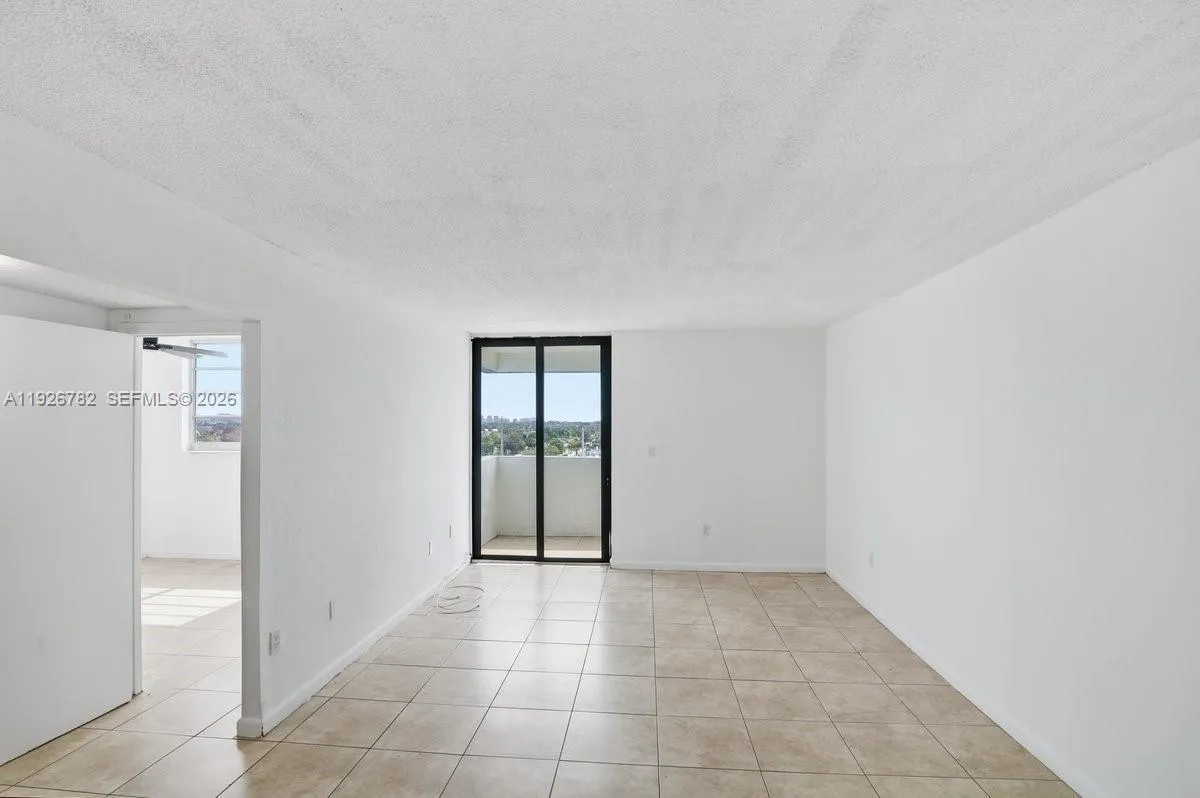 5050 Nw 7th St 806, Miami, Florida 33126, Miami, Florida 33126, 2 Bedrooms Bedrooms, ,2 BathroomsBathrooms,Residential Lease,For Rent,5050 Nw 7th St 806, Miami, Florida 33126,A11926782