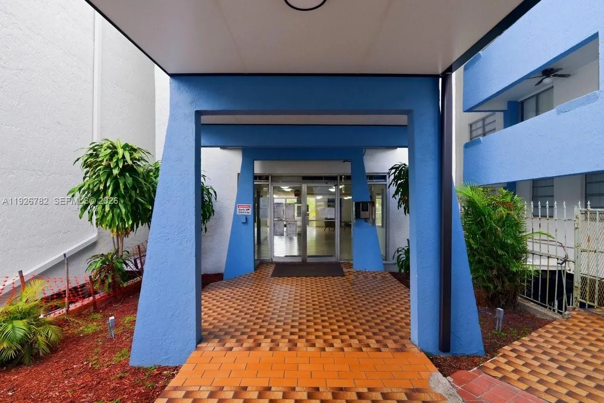 5050 Nw 7th St 806, Miami, Florida 33126, Miami, Florida 33126, 2 Bedrooms Bedrooms, ,2 BathroomsBathrooms,Residential Lease,For Rent,5050 Nw 7th St 806, Miami, Florida 33126,A11926782