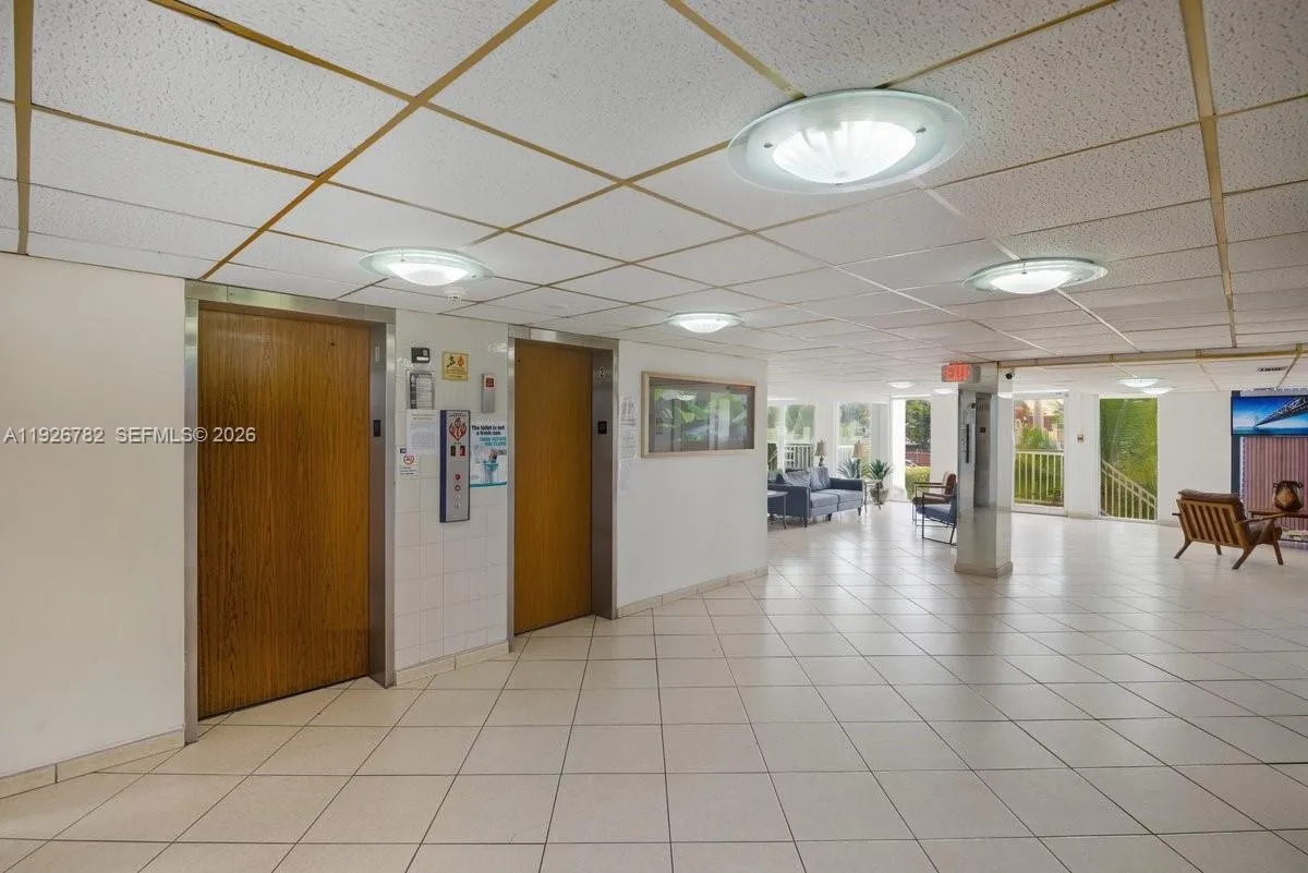 5050 Nw 7th St 806, Miami, Florida 33126, Miami, Florida 33126, 2 Bedrooms Bedrooms, ,2 BathroomsBathrooms,Residential Lease,For Rent,5050 Nw 7th St 806, Miami, Florida 33126,A11926782
