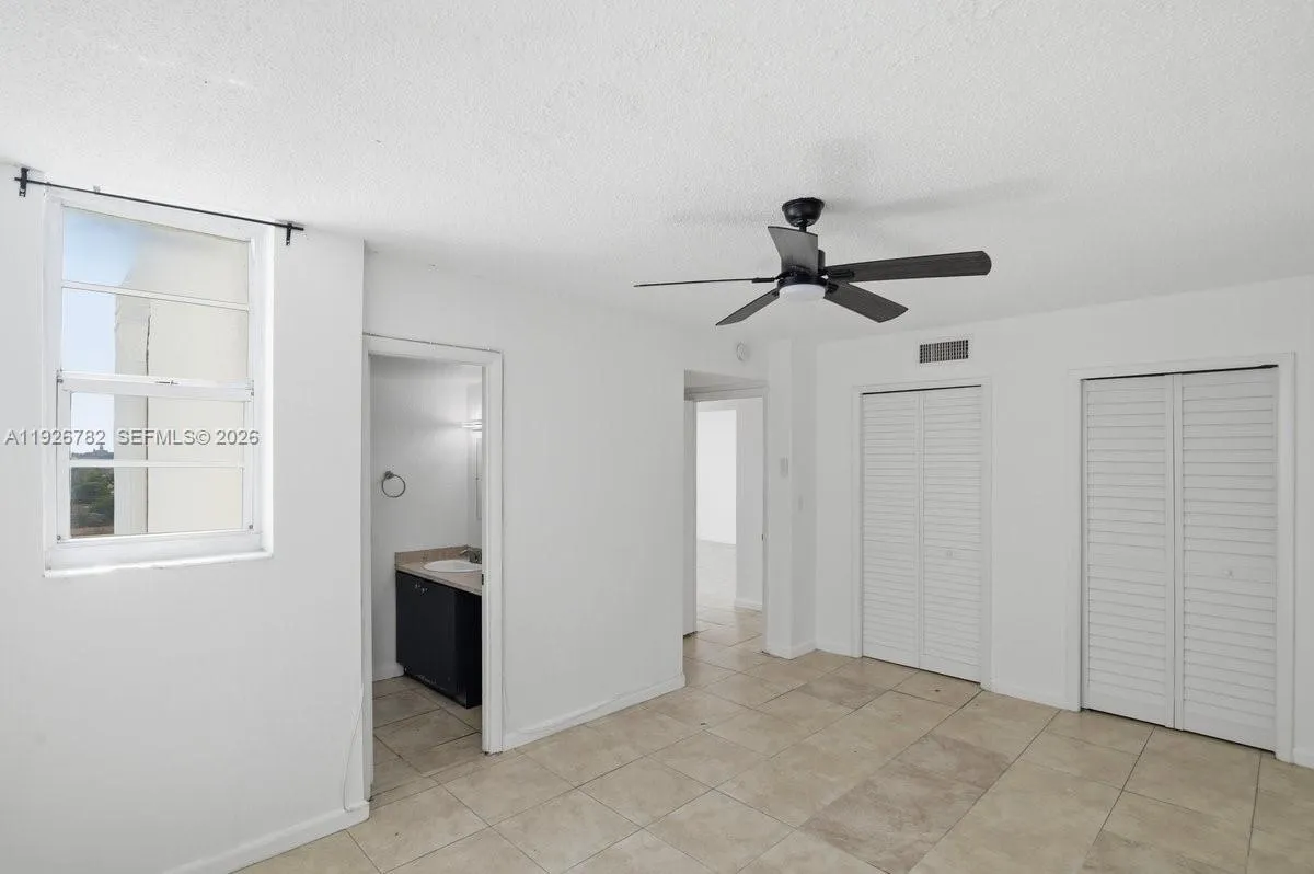 5050 Nw 7th St 806, Miami, Florida 33126, Miami, Florida 33126, 2 Bedrooms Bedrooms, ,2 BathroomsBathrooms,Residential Lease,For Rent,5050 Nw 7th St 806, Miami, Florida 33126,A11926782