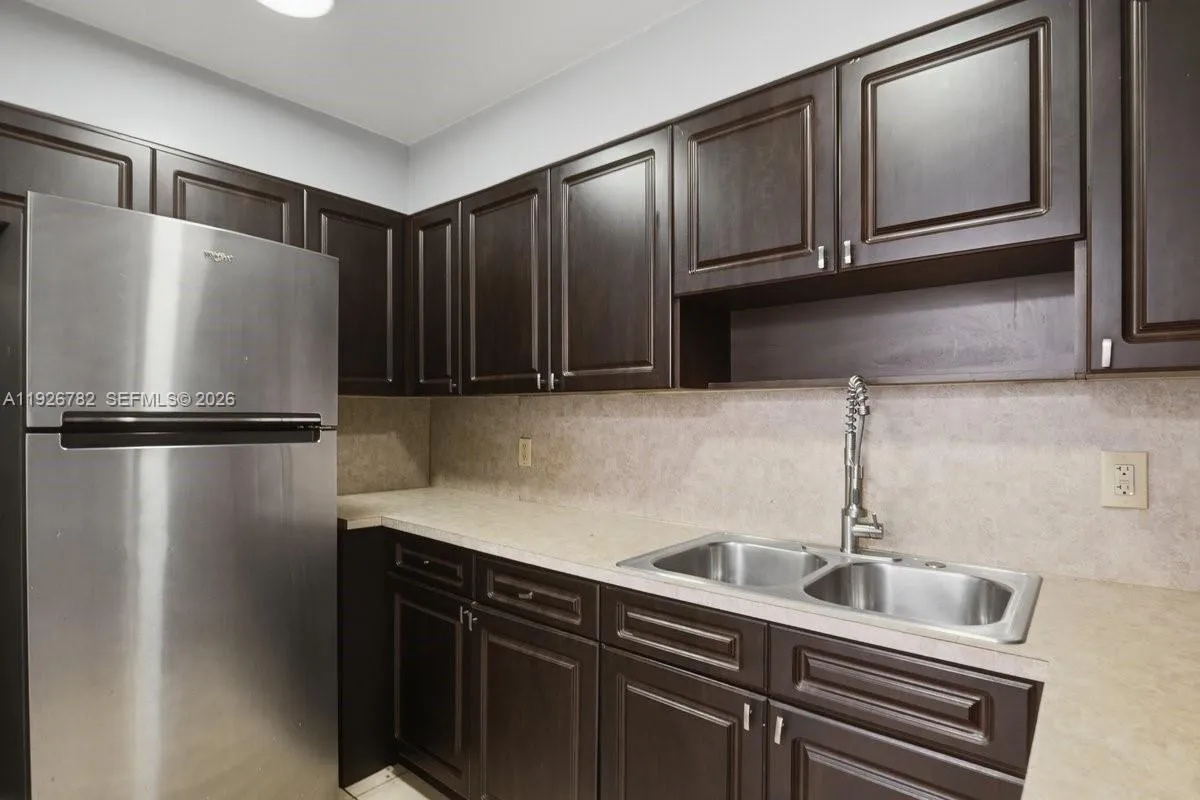 5050 Nw 7th St 806, Miami, Florida 33126, Miami, Florida 33126, 2 Bedrooms Bedrooms, ,2 BathroomsBathrooms,Residential Lease,For Rent,5050 Nw 7th St 806, Miami, Florida 33126,A11926782