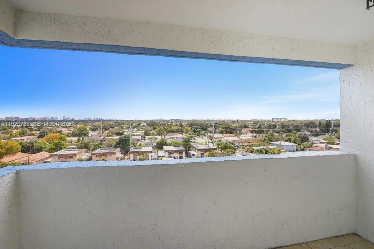 5050 Nw 7th St 806, Miami, Florida 33126, Miami, Florida 33126, 2 Bedrooms Bedrooms, ,2 BathroomsBathrooms,Residential Lease,For Rent,5050 Nw 7th St 806, Miami, Florida 33126,A11926782