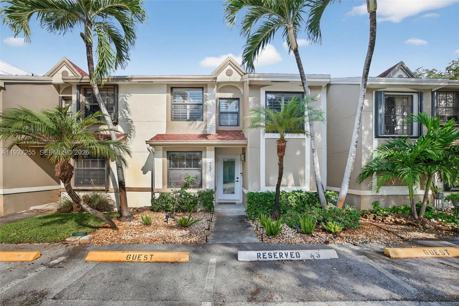 237 City View Dr 237, Fort Lauderdale, Florida 333, Fort Lauderdale, Florida 33311, 3 Bedrooms Bedrooms, 7 Rooms Rooms,2 BathroomsBathrooms,Residential,For Sale,237 City View Dr 237, Fort Lauderdale, Florida 333,A11927255