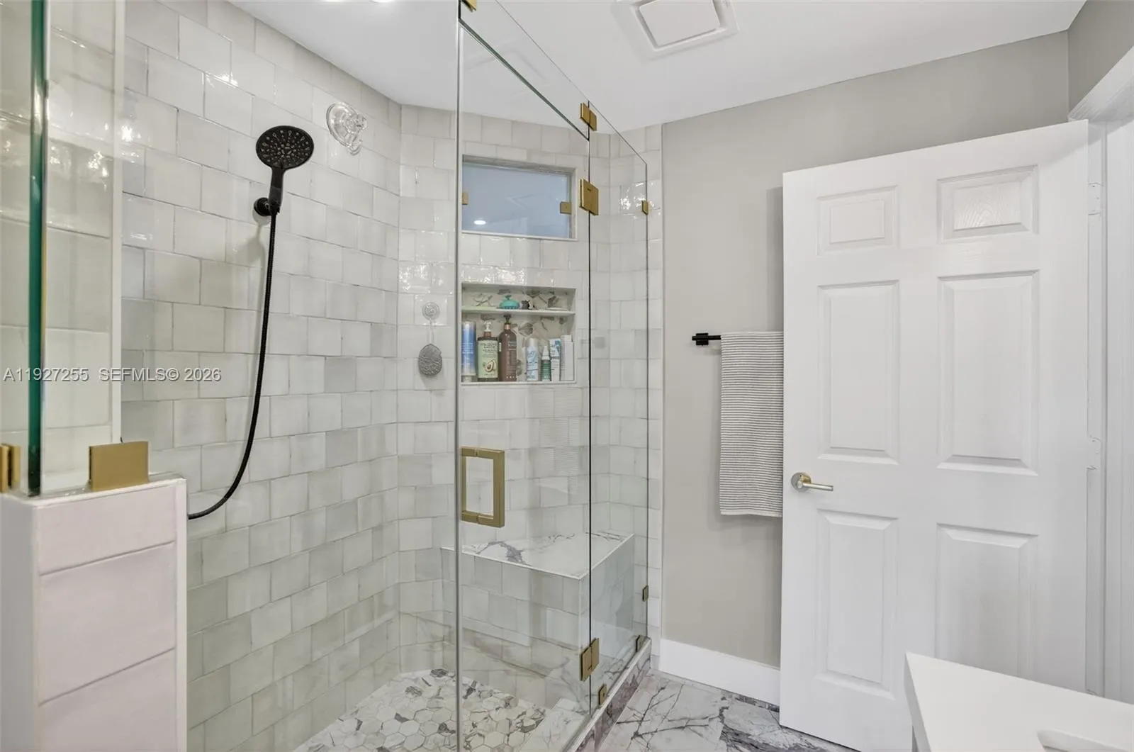 237 City View Dr 237, Fort Lauderdale, Florida 333, Fort Lauderdale, Florida 33311, 3 Bedrooms Bedrooms, 7 Rooms Rooms,2 BathroomsBathrooms,Residential,For Sale,237 City View Dr 237, Fort Lauderdale, Florida 333,A11927255