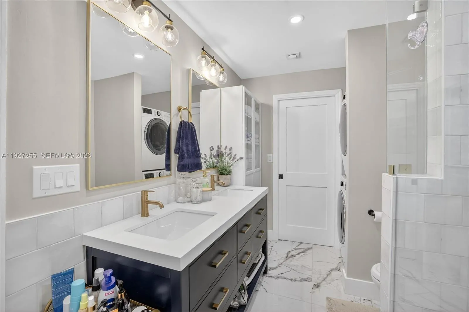 237 City View Dr 237, Fort Lauderdale, Florida 333, Fort Lauderdale, Florida 33311, 3 Bedrooms Bedrooms, 7 Rooms Rooms,2 BathroomsBathrooms,Residential,For Sale,237 City View Dr 237, Fort Lauderdale, Florida 333,A11927255