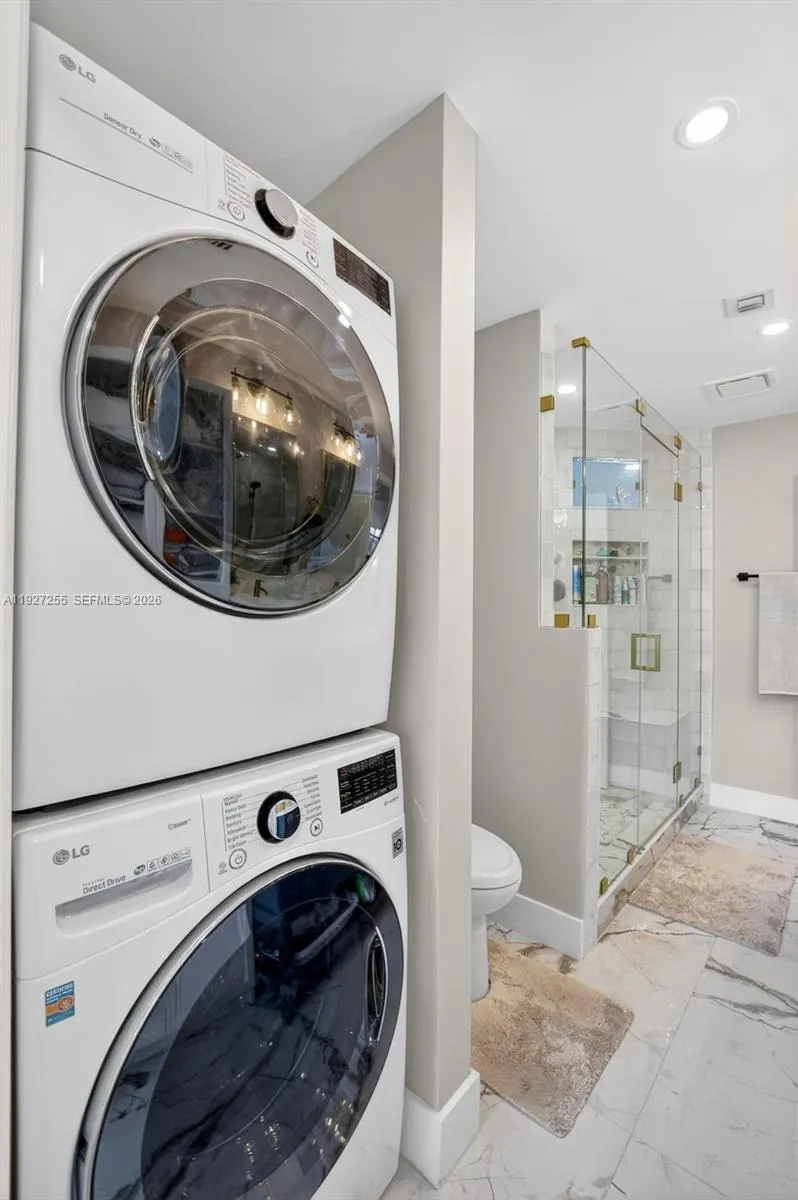 237 City View Dr 237, Fort Lauderdale, Florida 333, Fort Lauderdale, Florida 33311, 3 Bedrooms Bedrooms, 7 Rooms Rooms,2 BathroomsBathrooms,Residential,For Sale,237 City View Dr 237, Fort Lauderdale, Florida 333,A11927255
