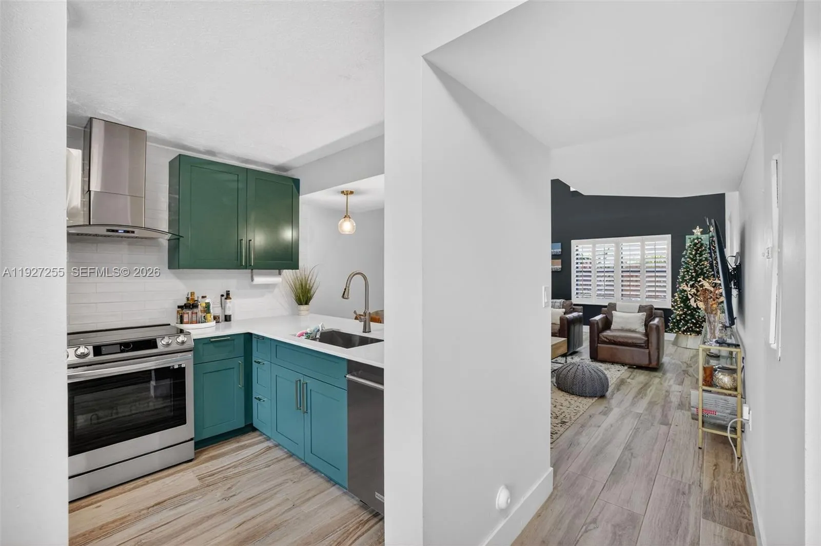 237 City View Dr 237, Fort Lauderdale, Florida 333, Fort Lauderdale, Florida 33311, 3 Bedrooms Bedrooms, 7 Rooms Rooms,2 BathroomsBathrooms,Residential,For Sale,237 City View Dr 237, Fort Lauderdale, Florida 333,A11927255