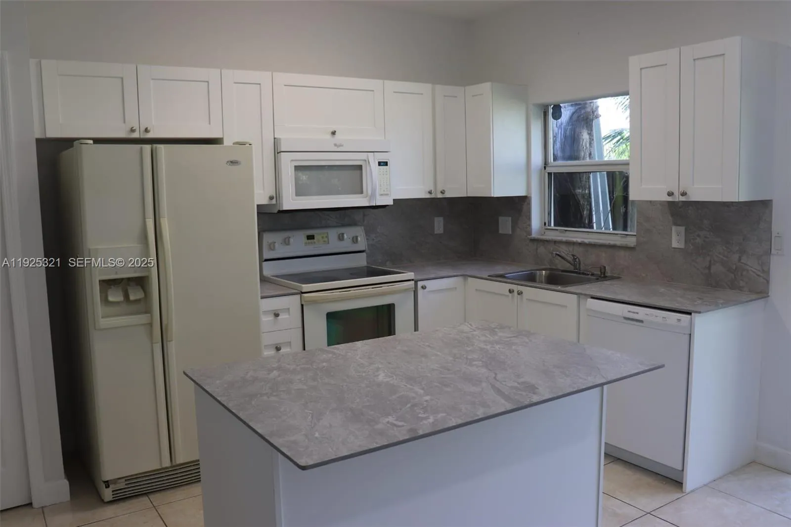 2940 Se 15th Ter 2940, Homestead, Florida 33035, Homestead, Florida 33035, 2 Bedrooms Bedrooms, ,2 BathroomsBathrooms,Residential Lease,For Rent,2940 Se 15th Ter 2940, Homestead, Florida 33035,A11925321