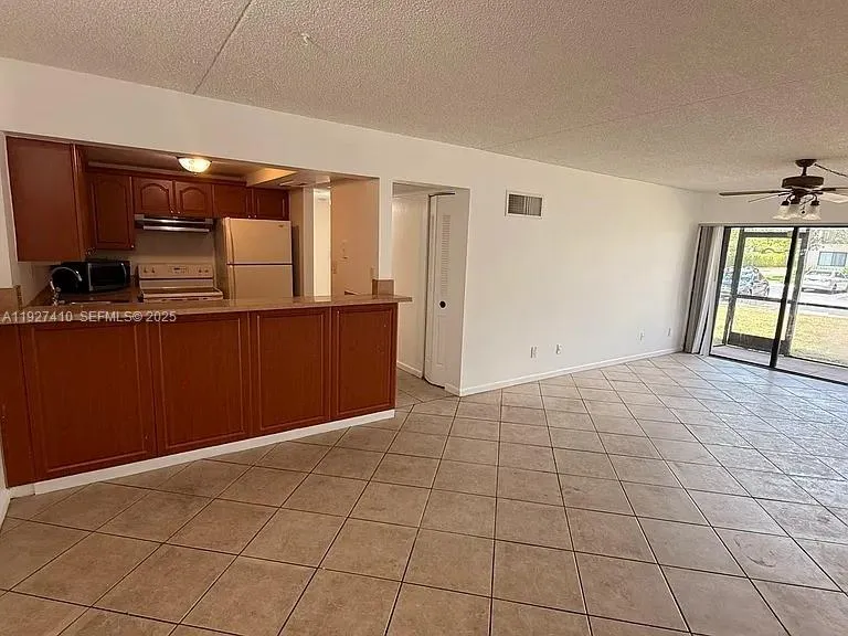 5855 Washington St 91, Hollywood, Florida 33023, Hollywood, Florida 33023, 2 Bedrooms Bedrooms, ,2 BathroomsBathrooms,Residential,For Sale,5855 Washington St 91, Hollywood, Florida 33023,A11927410