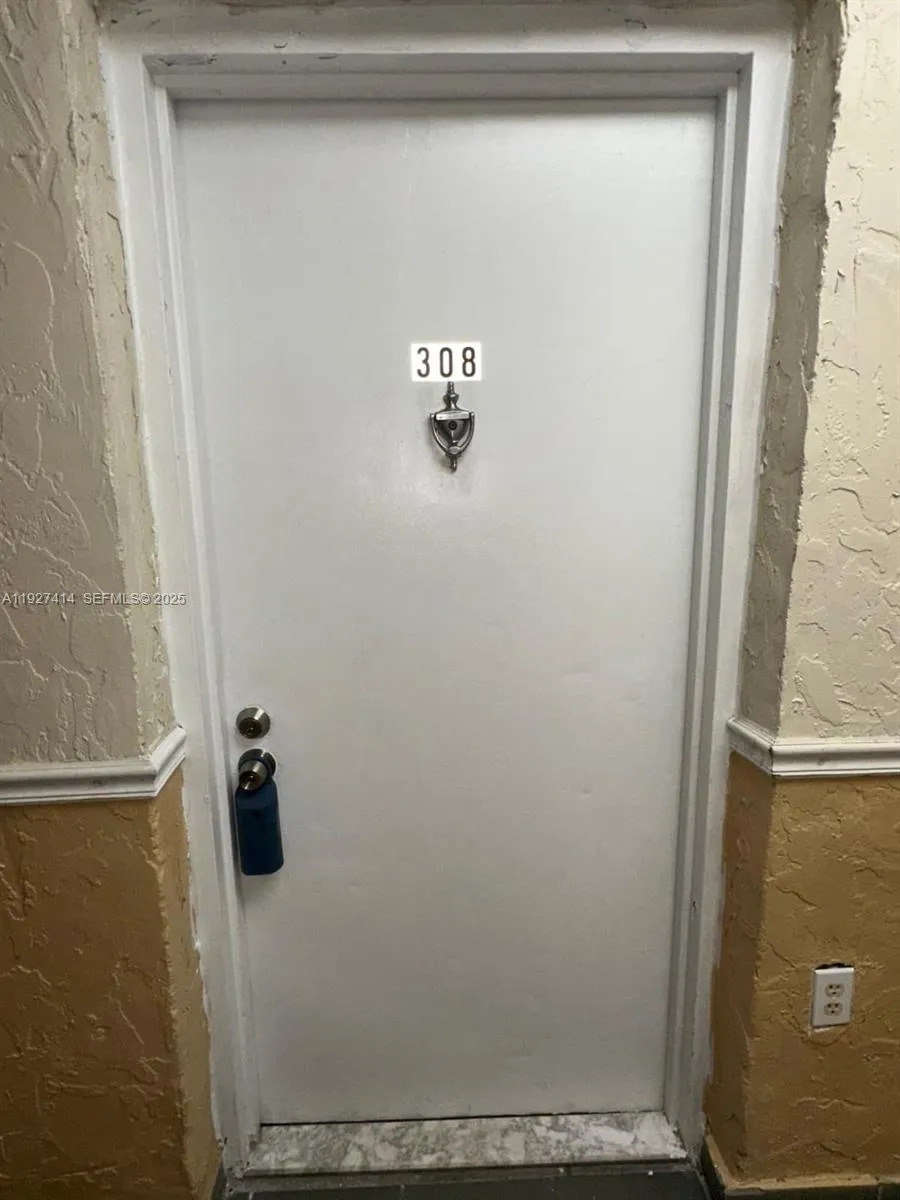 5665 W 20 Av 308, Hialeah, Florida 33012, Hialeah, Florida 33012, 2 Bedrooms Bedrooms, ,2 BathroomsBathrooms,Residential Lease,For Rent,5665 W 20 Av 308, Hialeah, Florida 33012,A11927414