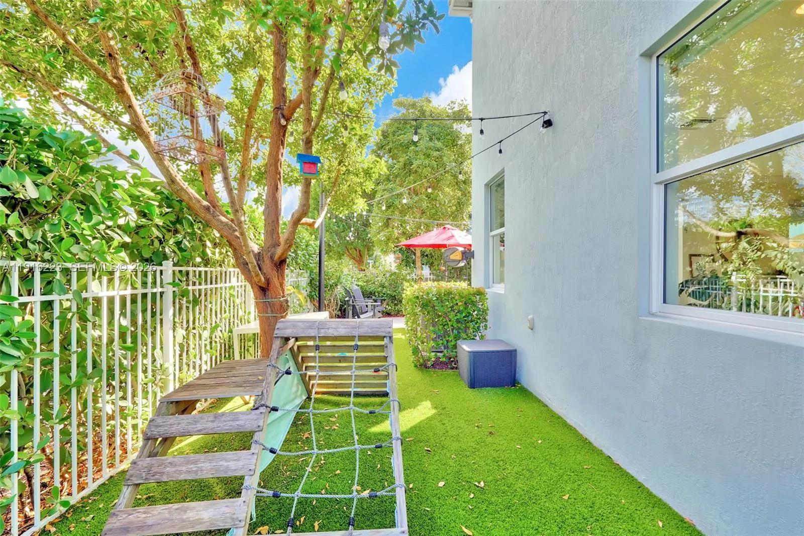 3936 Mahogany Ln, Hollywood, Florida 33021, Hollywood, Florida 33021, 3 Bedrooms Bedrooms, ,2 BathroomsBathrooms,Residential,For Sale,3936 Mahogany Ln, Hollywood, Florida 33021,A11916223