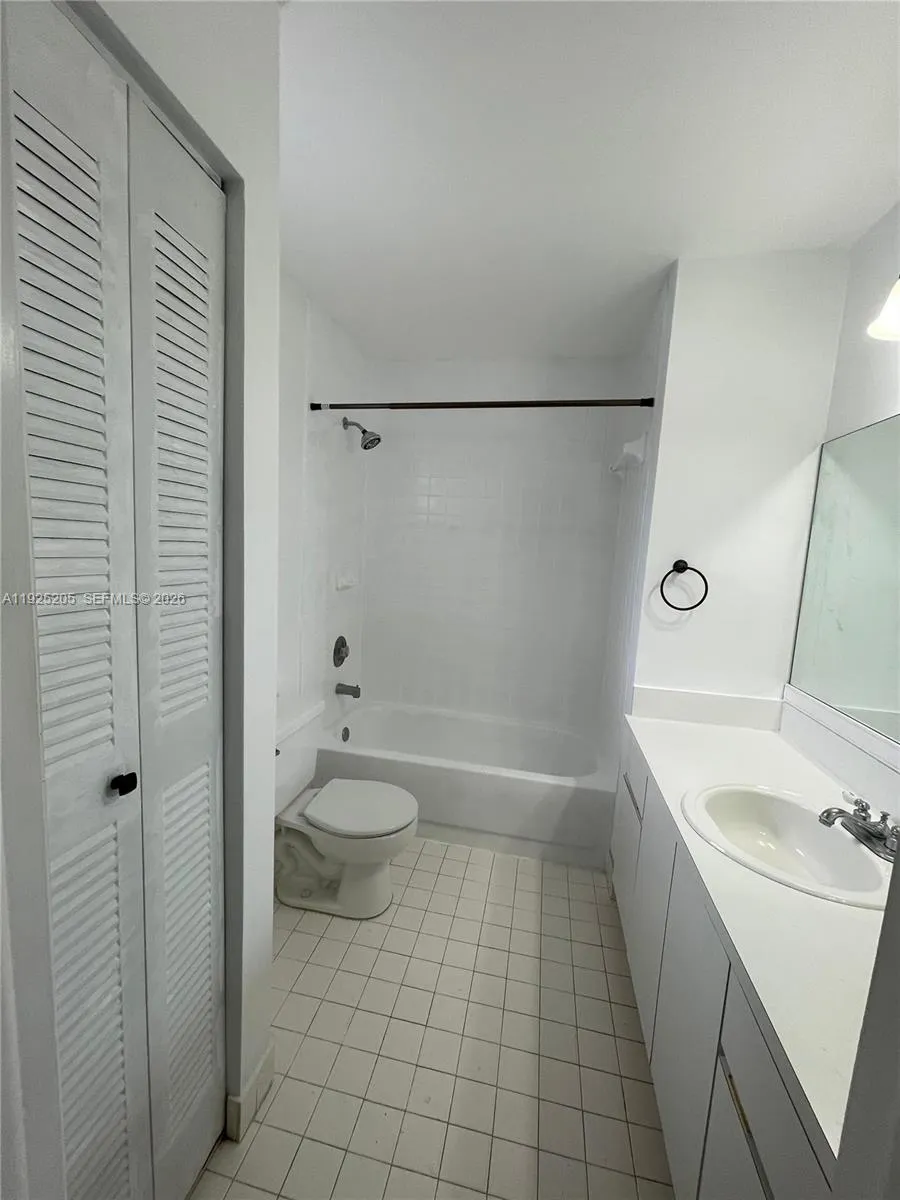 3375 W 76th St 211, Hialeah, Florida 33018, Hialeah, Florida 33018, 2 Bedrooms Bedrooms, ,2 BathroomsBathrooms,Residential,For Sale,3375 W 76th St 211, Hialeah, Florida 33018,A11925205
