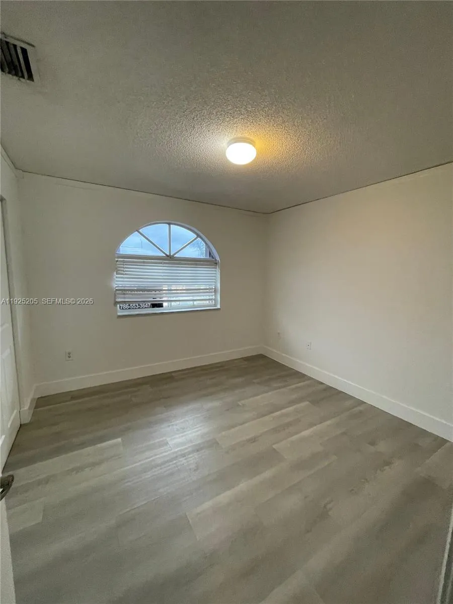 3375 W 76th St 211, Hialeah, Florida 33018, Hialeah, Florida 33018, 2 Bedrooms Bedrooms, ,2 BathroomsBathrooms,Residential,For Sale,3375 W 76th St 211, Hialeah, Florida 33018,A11925205