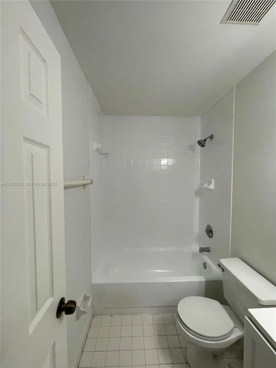3375 W 76th St 211, Hialeah, Florida 33018, Hialeah, Florida 33018, 2 Bedrooms Bedrooms, ,2 BathroomsBathrooms,Residential,For Sale,3375 W 76th St 211, Hialeah, Florida 33018,A11925205