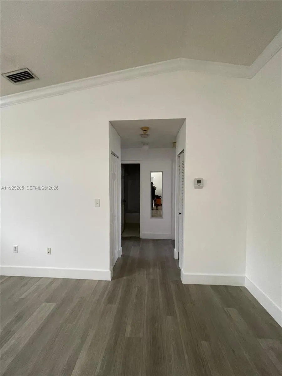 3375 W 76th St 211, Hialeah, Florida 33018, Hialeah, Florida 33018, 2 Bedrooms Bedrooms, ,2 BathroomsBathrooms,Residential,For Sale,3375 W 76th St 211, Hialeah, Florida 33018,A11925205
