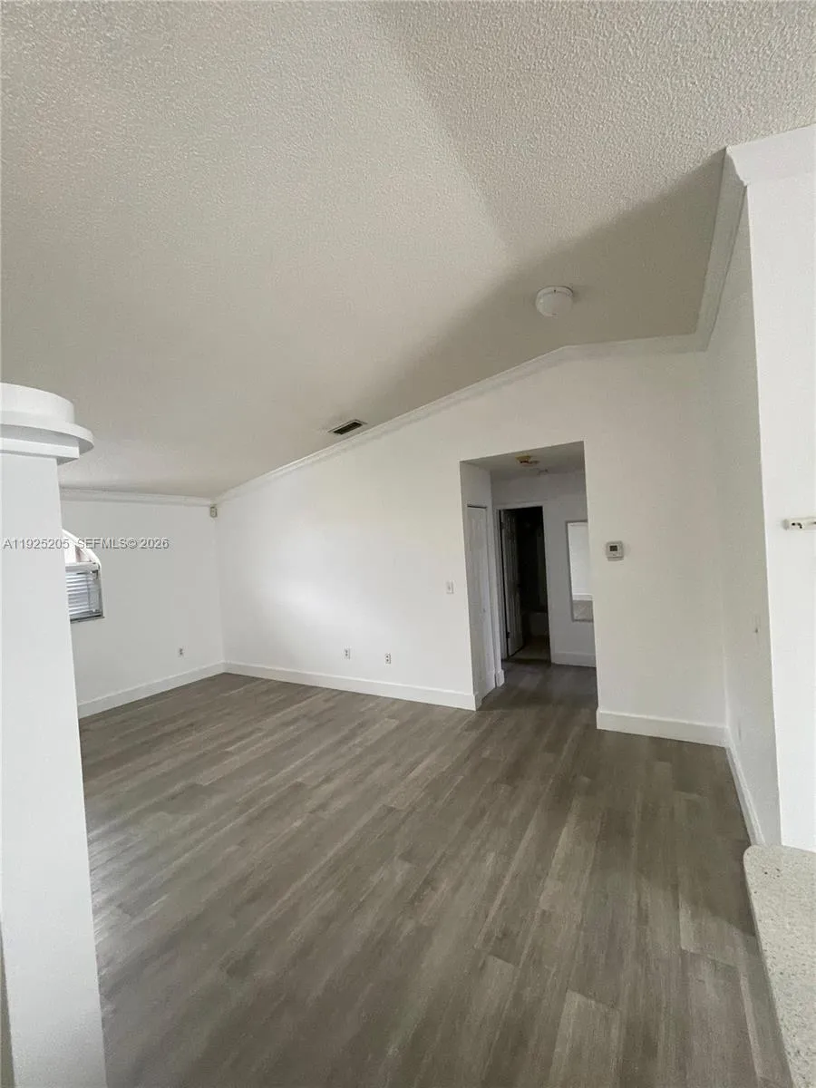 3375 W 76th St 211, Hialeah, Florida 33018, Hialeah, Florida 33018, 2 Bedrooms Bedrooms, ,2 BathroomsBathrooms,Residential,For Sale,3375 W 76th St 211, Hialeah, Florida 33018,A11925205