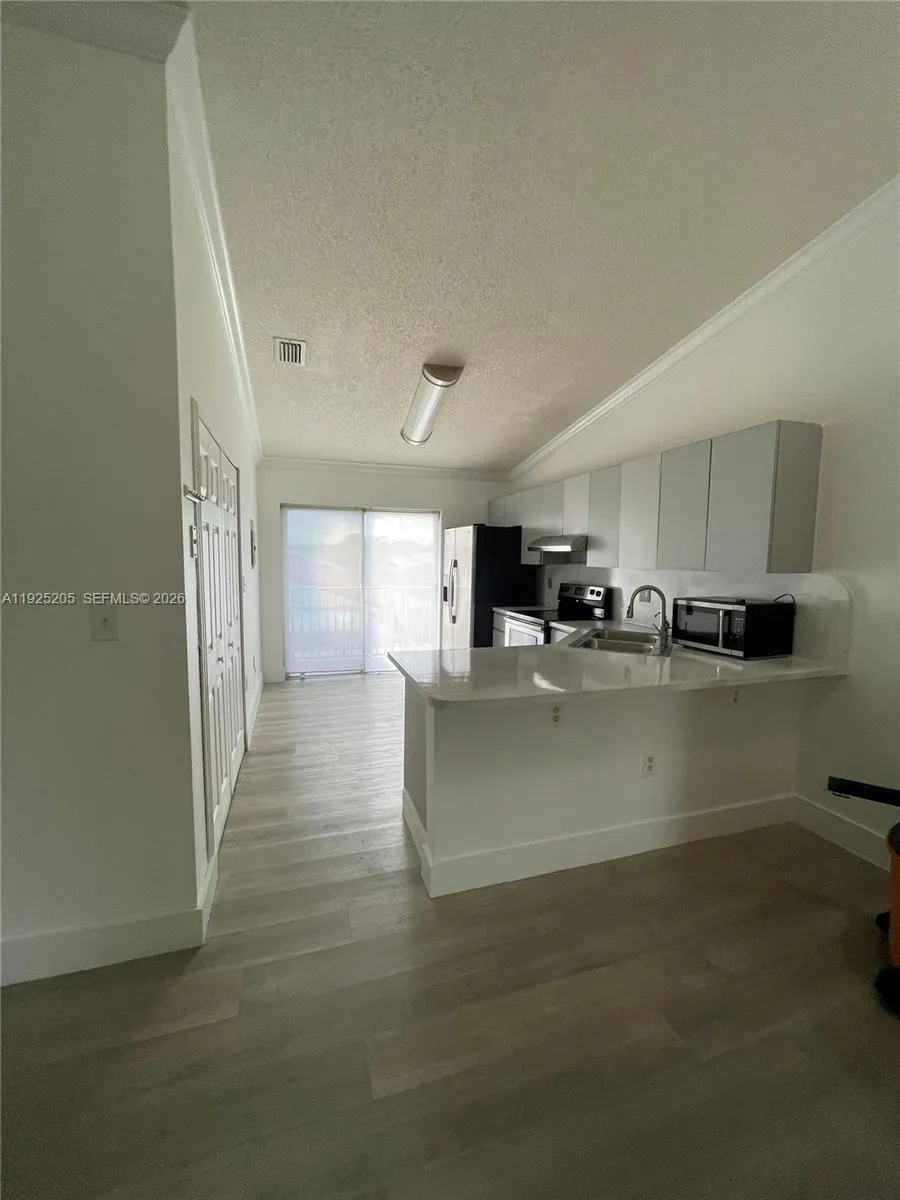 3375 W 76th St 211, Hialeah, Florida 33018, Hialeah, Florida 33018, 2 Bedrooms Bedrooms, ,2 BathroomsBathrooms,Residential,For Sale,3375 W 76th St 211, Hialeah, Florida 33018,A11925205