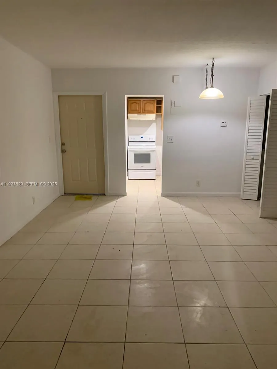151 Se 6th Ave 2, Pompano Beach, Florida 33060, Pompano Beach, Florida 33060, 2 Bedrooms Bedrooms, ,2 BathroomsBathrooms,Residential,For Sale,151 Se 6th Ave 2, Pompano Beach, Florida 33060,A11927529