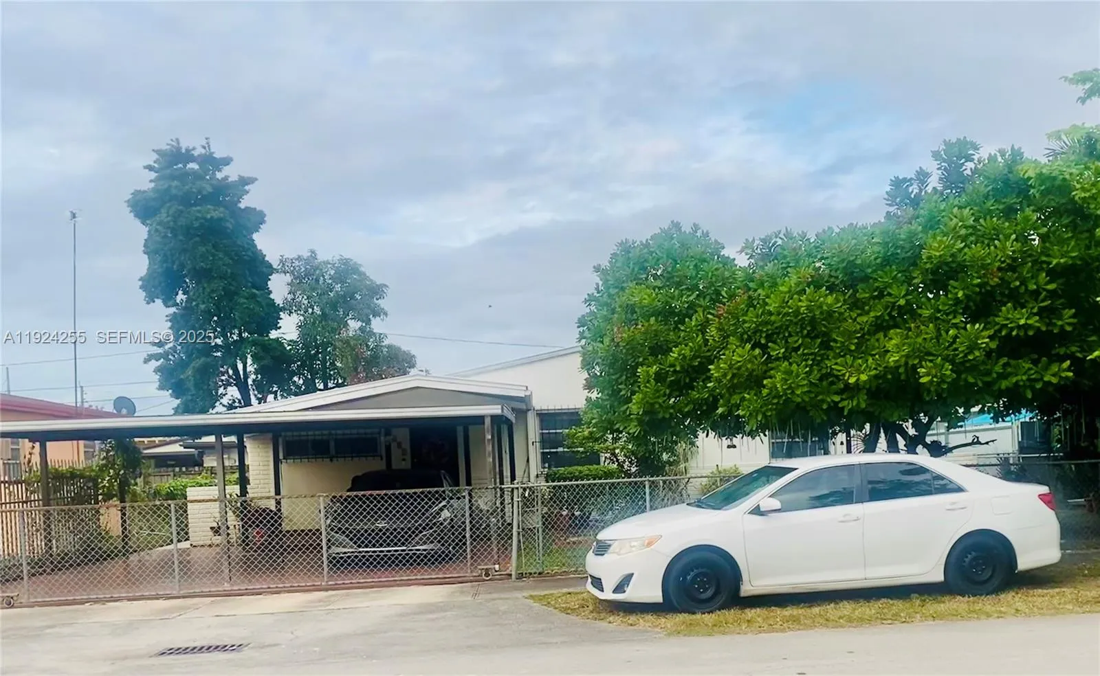 6831 Sw 2nd St Front, Miami, Florida 33144, Miami, Florida 33144, ,1 BathroomBathrooms,Residential Lease,For Rent,6831 Sw 2nd St Front, Miami, Florida 33144,A11924255