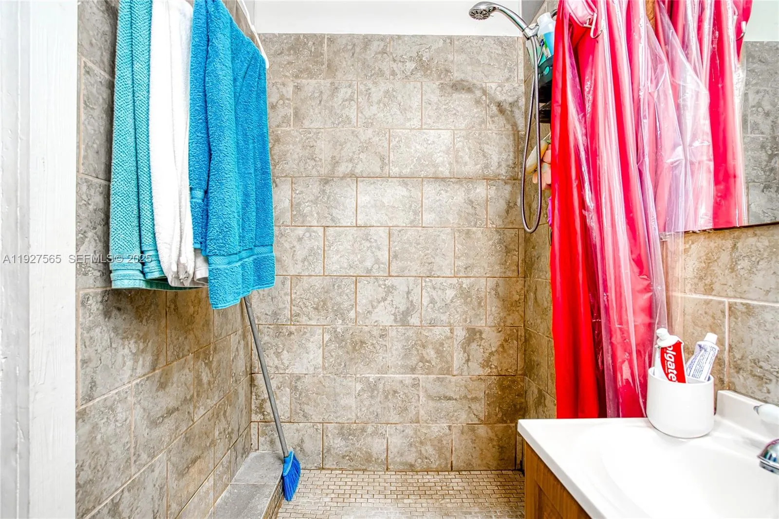 2516 Cleveland St, Hollywood, Florida 33020, Hollywood, Florida 33020, ,Residential Income,For Sale,2516 Cleveland St, Hollywood, Florida 33020,A11927565