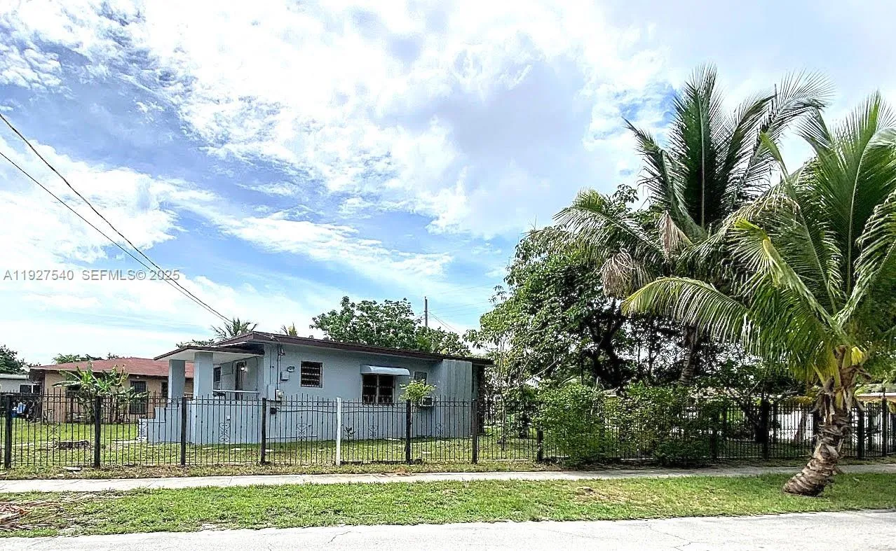 1105 Ne 112th St, Miami, Florida 33161, Miami, Florida 33161, 2 Bedrooms Bedrooms, ,1 BathroomBathrooms,Residential,For Sale,1105 Ne 112th St, Miami, Florida 33161,A11927540