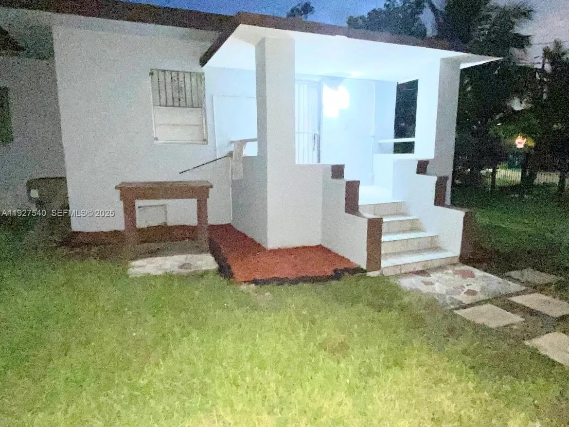 1105 Ne 112th St, Miami, Florida 33161, Miami, Florida 33161, 2 Bedrooms Bedrooms, ,1 BathroomBathrooms,Residential,For Sale,1105 Ne 112th St, Miami, Florida 33161,A11927540