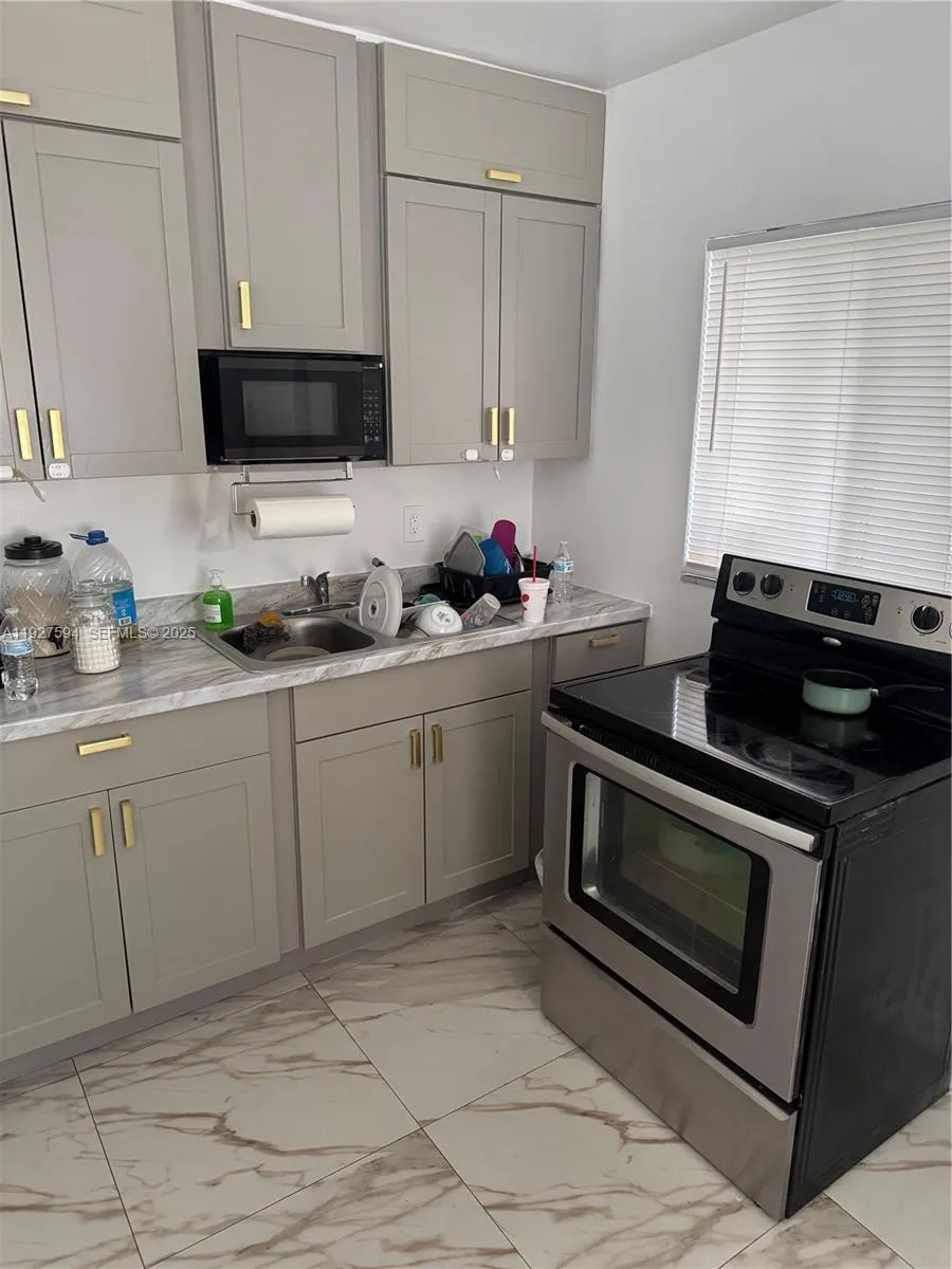 3932 Sw 12th Pl, Fort Lauderdale, Florida 33312, Fort Lauderdale, Florida 33312, ,Residential Income,For Sale,3932 Sw 12th Pl, Fort Lauderdale, Florida 33312,A11927594
