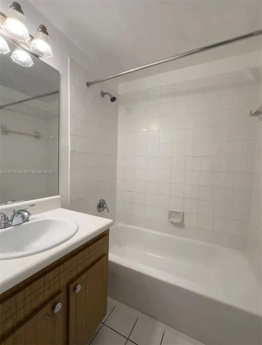 1595 Ne 135th St 334, North Miami, Florida 33161, North Miami, Florida 33161, 1 Bedroom Bedrooms, ,1 BathroomBathrooms,Residential Lease,For Rent,1595 Ne 135th St 334, North Miami, Florida 33161,A11927634
