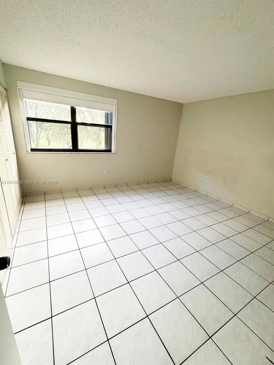 400 W Park Dr 202, Miami, Florida 33172, Miami, Florida 33172, 2 Bedrooms Bedrooms, ,1 BathroomBathrooms,Residential Lease,For Rent,400 W Park Dr 202, Miami, Florida 33172,A11926818