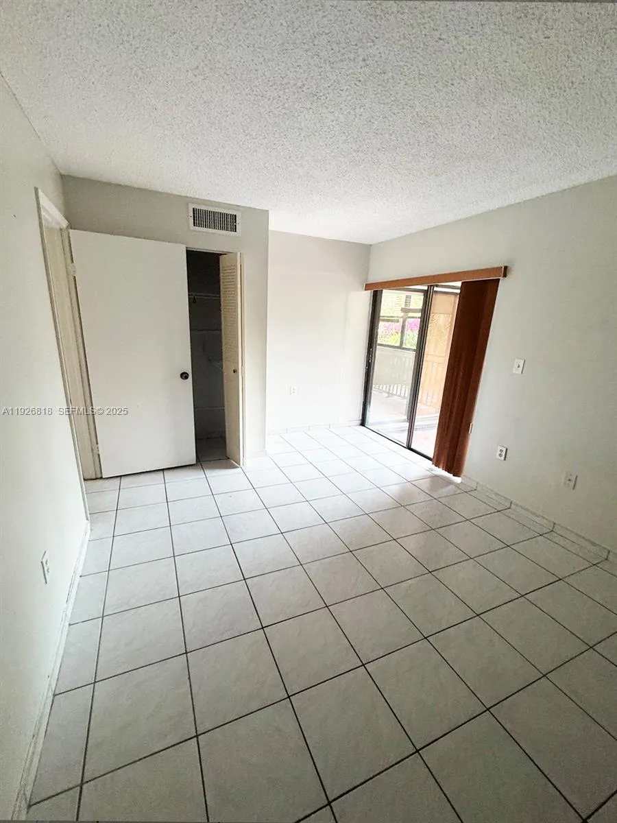 400 W Park Dr 202, Miami, Florida 33172, Miami, Florida 33172, 2 Bedrooms Bedrooms, ,1 BathroomBathrooms,Residential Lease,For Rent,400 W Park Dr 202, Miami, Florida 33172,A11926818