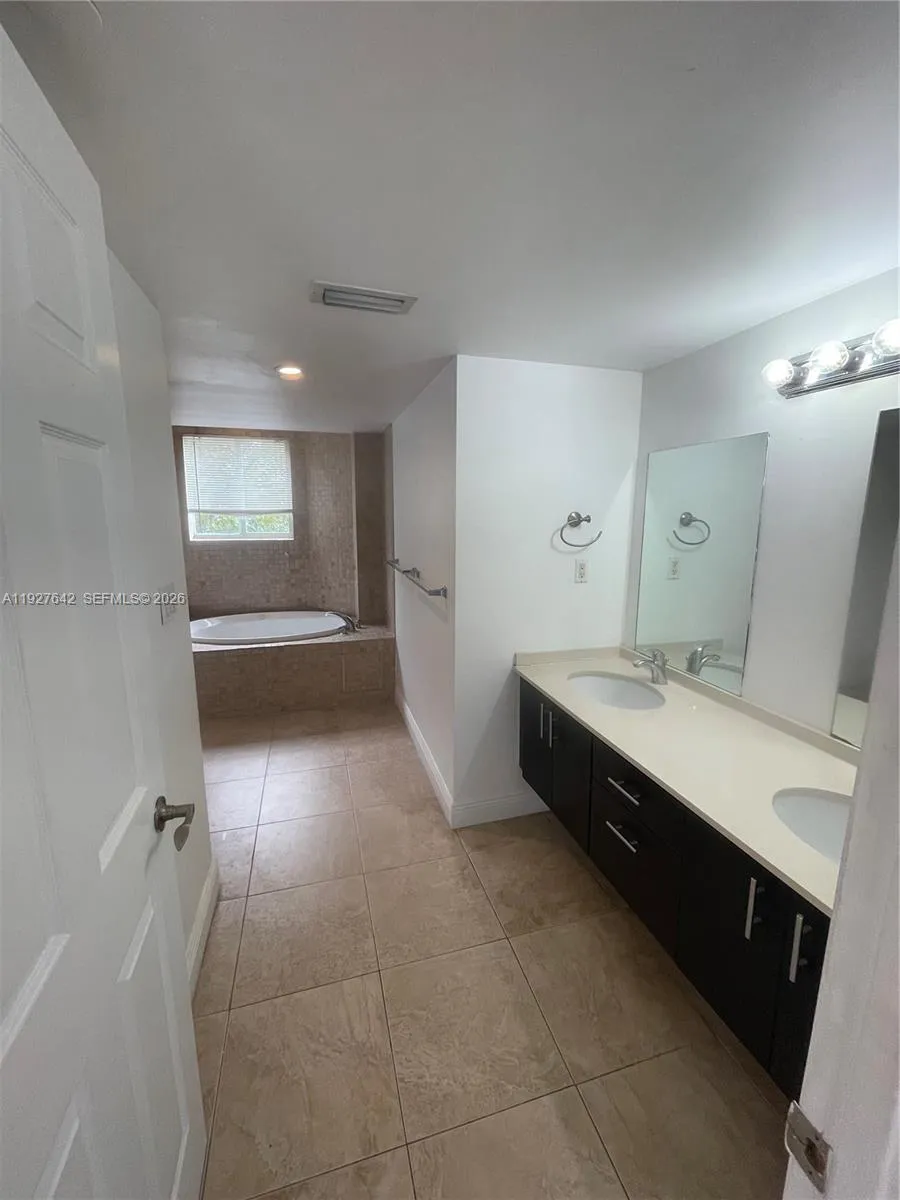 1658 Hayes St 16585, Hollywood, Florida 33020, Hollywood, Florida 33020, 3 Bedrooms Bedrooms, ,2 BathroomsBathrooms,Residential,For Sale,1658 Hayes St 16585, Hollywood, Florida 33020,A11927642