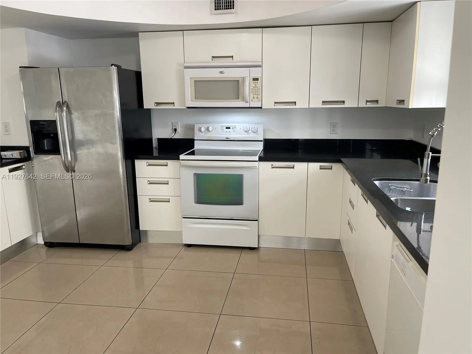 1658 Hayes St 16585, Hollywood, Florida 33020, Hollywood, Florida 33020, 3 Bedrooms Bedrooms, ,2 BathroomsBathrooms,Residential,For Sale,1658 Hayes St 16585, Hollywood, Florida 33020,A11927642