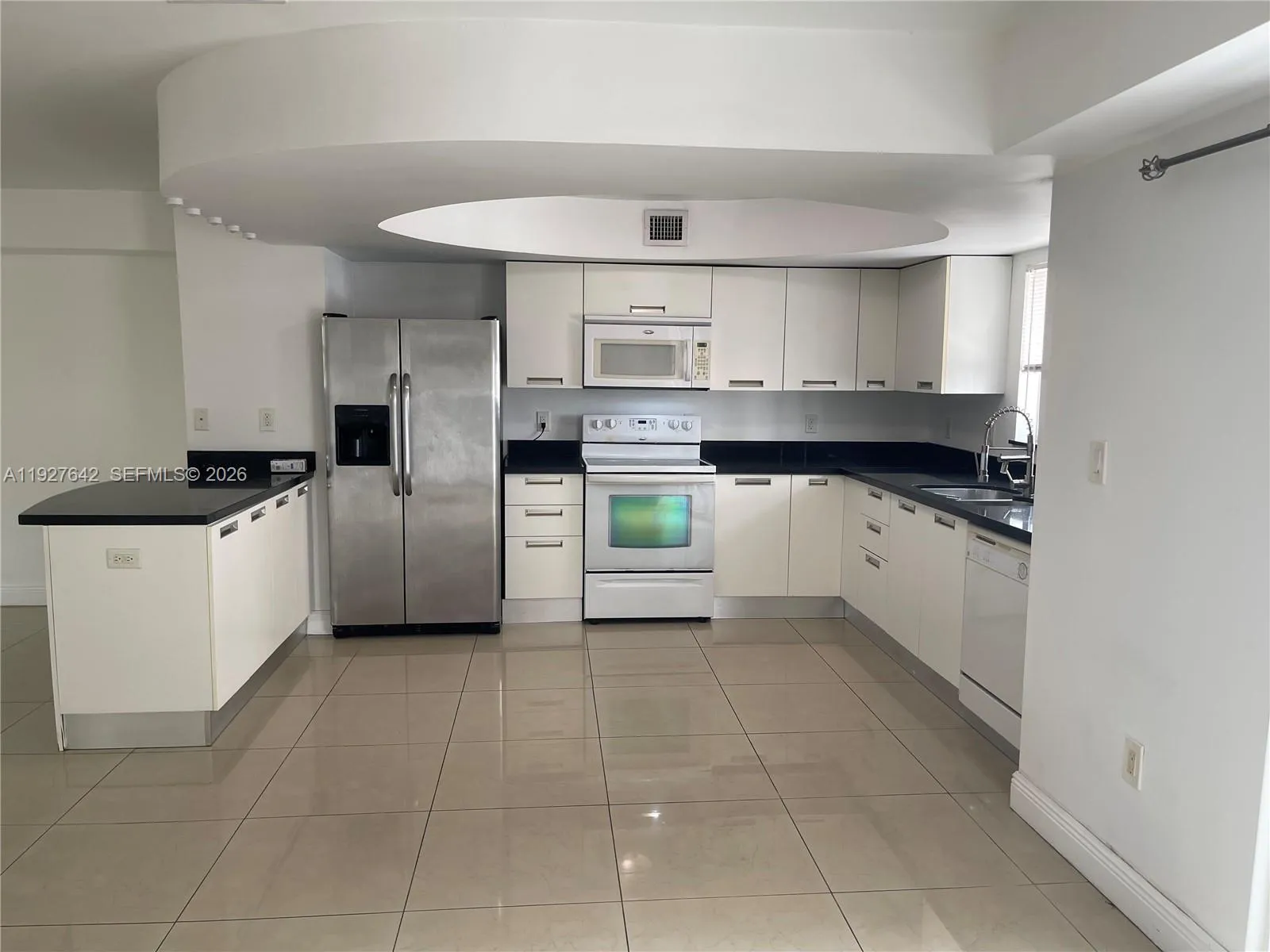 1658 Hayes St 16585, Hollywood, Florida 33020, Hollywood, Florida 33020, 3 Bedrooms Bedrooms, ,2 BathroomsBathrooms,Residential,For Sale,1658 Hayes St 16585, Hollywood, Florida 33020,A11927642