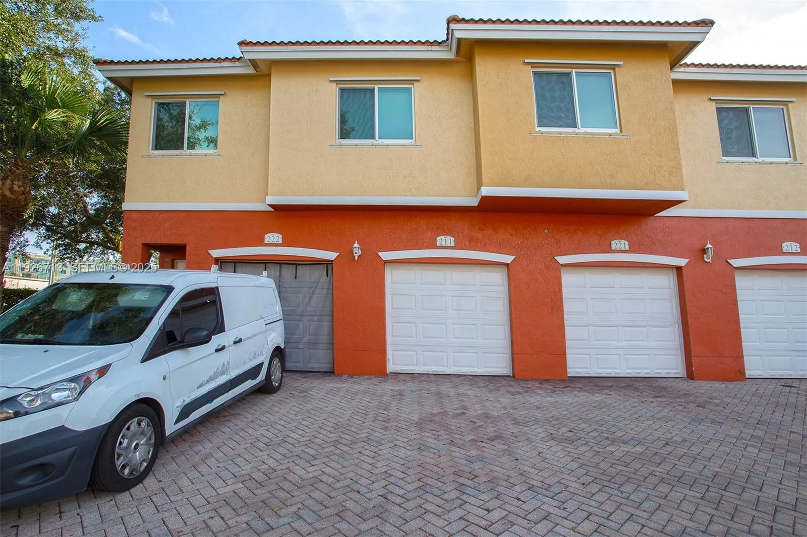 3340 Palomino Dr 211-2, Davie, Florida 33024, Davie, Florida 33024, 3 Bedrooms Bedrooms, ,2 BathroomsBathrooms,Residential,For Sale,3340 Palomino Dr 211-2, Davie, Florida 33024,A11926713