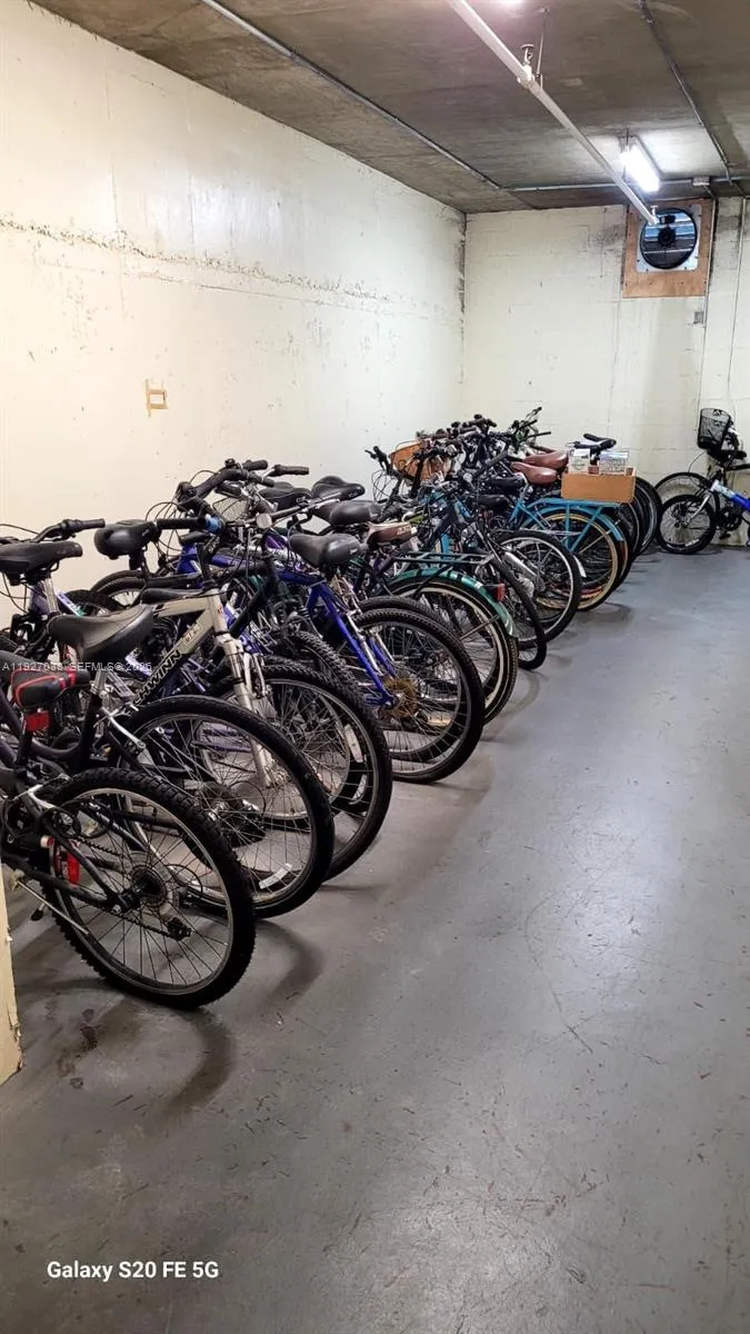 4001 Hillcrest Dr 705, Hollywood, Florida 33021, Hollywood, Florida 33021, 2 Bedrooms Bedrooms, ,2 BathroomsBathrooms,Residential,For Sale,4001 Hillcrest Dr 705, Hollywood, Florida 33021,A11927038