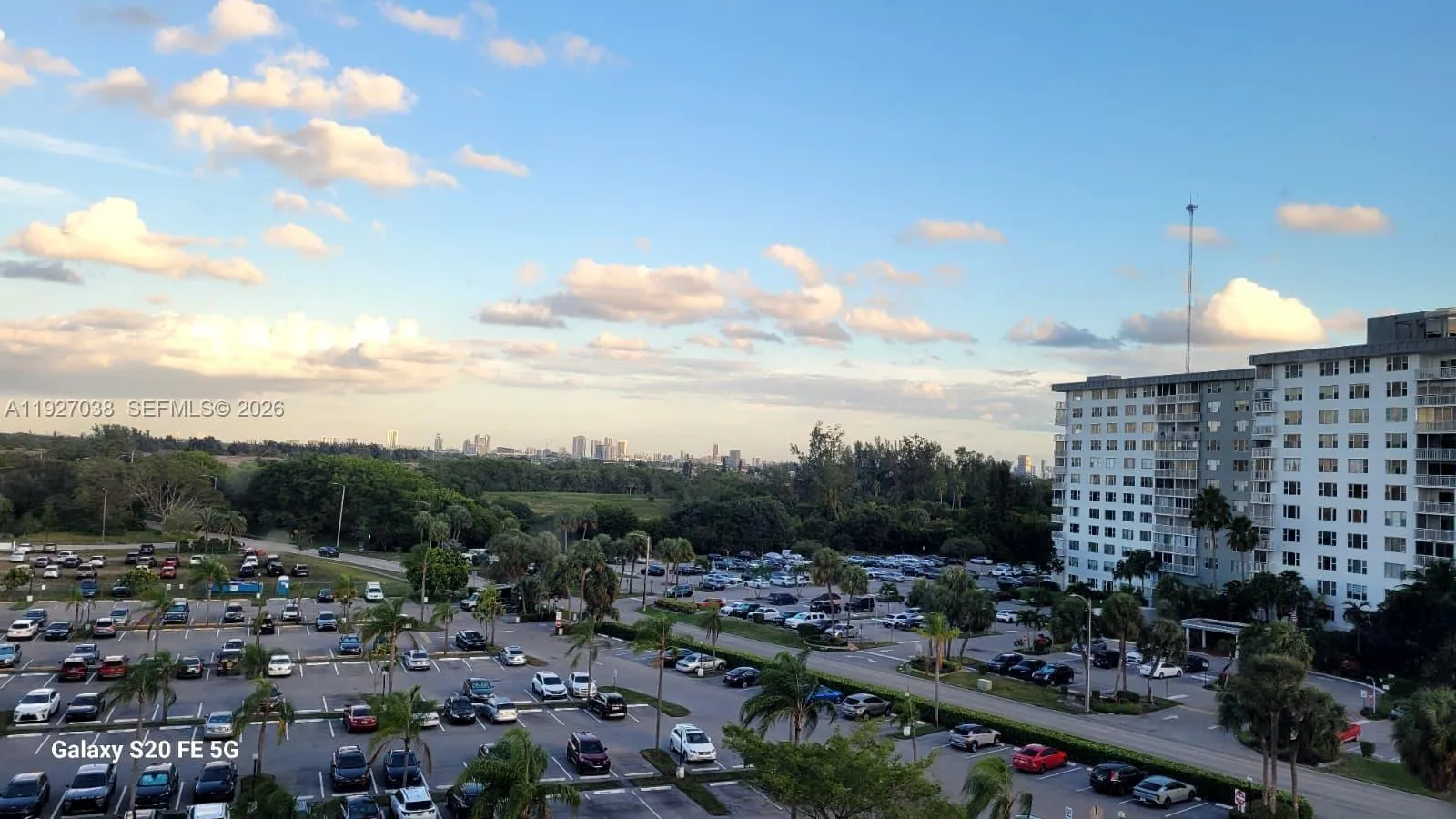 4001 Hillcrest Dr 705, Hollywood, Florida 33021, Hollywood, Florida 33021, 2 Bedrooms Bedrooms, ,2 BathroomsBathrooms,Residential,For Sale,4001 Hillcrest Dr 705, Hollywood, Florida 33021,A11927038