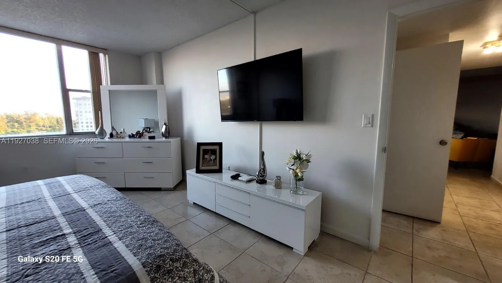 4001 Hillcrest Dr 705, Hollywood, Florida 33021, Hollywood, Florida 33021, 2 Bedrooms Bedrooms, ,2 BathroomsBathrooms,Residential,For Sale,4001 Hillcrest Dr 705, Hollywood, Florida 33021,A11927038