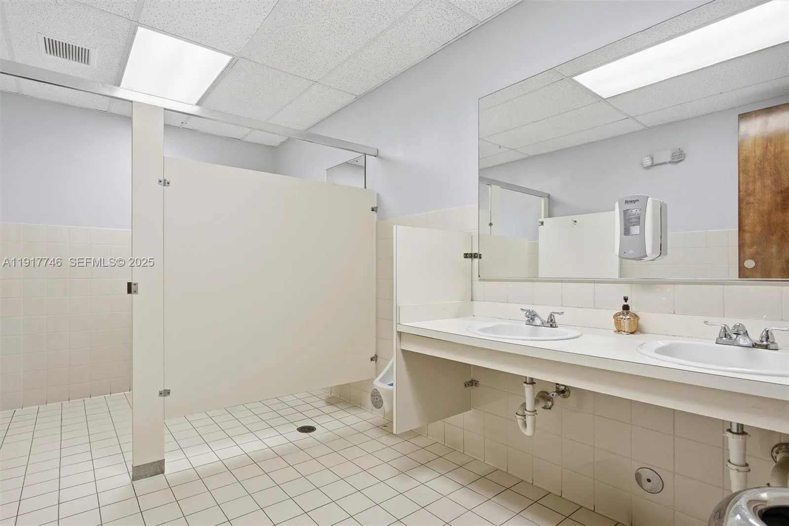 8527 Pines Blvd, Pembroke Pines, Florida 33024, Pembroke Pines, Florida 33024, ,Commercial Sale,For Sale,8527 Pines Blvd, Pembroke Pines, Florida 33024,A11917746