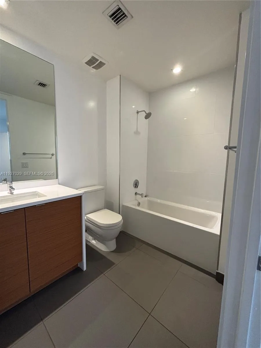 250 Nw 24th St 3c, Miami, Florida 33127, Miami, Florida 33127, 2 Bedrooms Bedrooms, ,2 BathroomsBathrooms,Residential,For Sale,250 Nw 24th St 3c, Miami, Florida 33127,A11927029