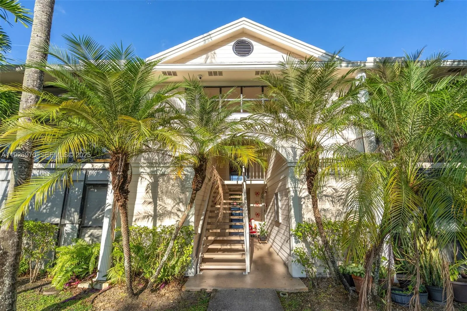 907 Ne 199th St 101, Miami, Florida 33179, Miami, Florida 33179, 2 Bedrooms Bedrooms, ,2 BathroomsBathrooms,Residential,For Sale,907 Ne 199th St 101, Miami, Florida 33179,A11926970