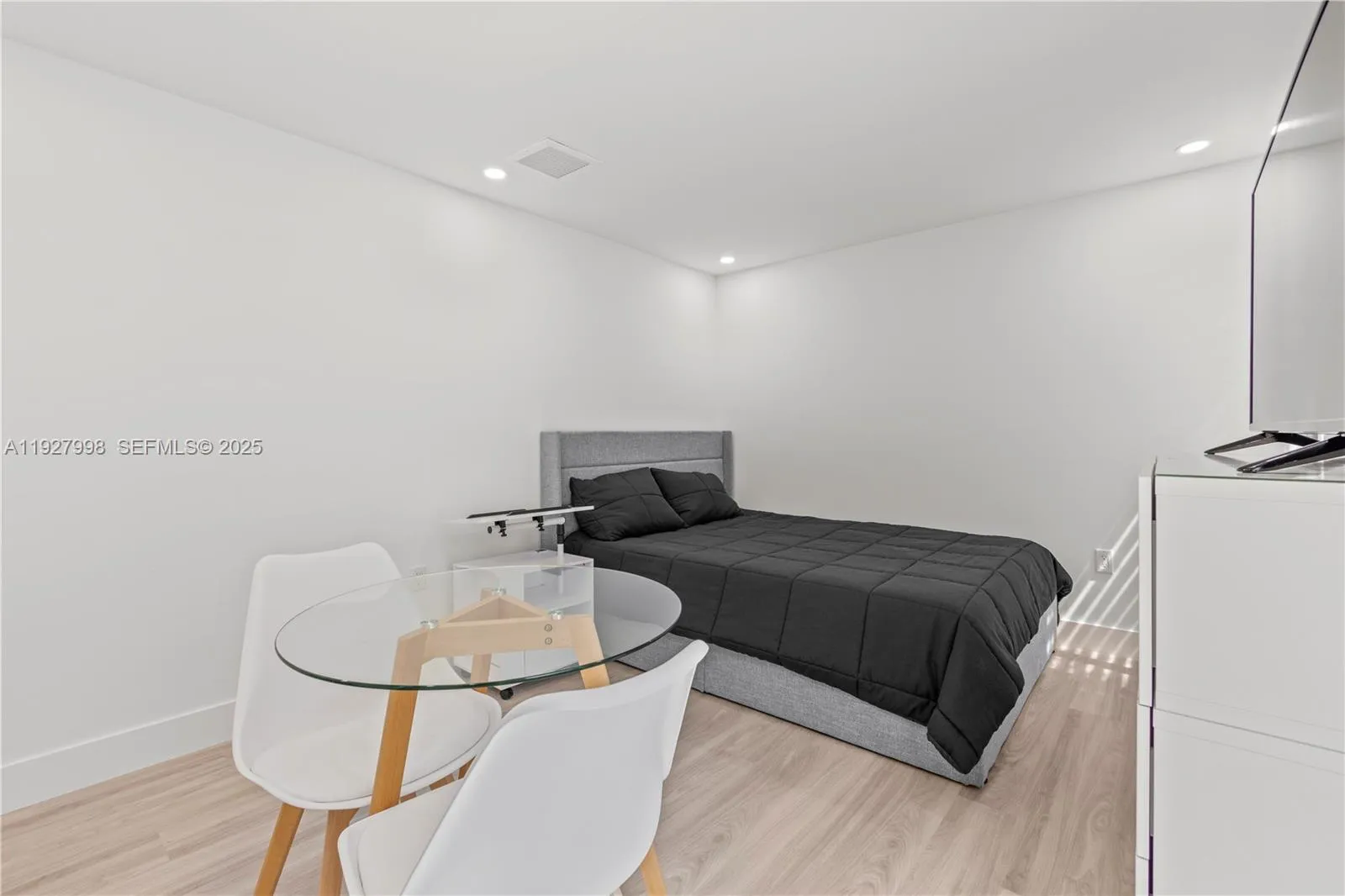 5855 Sw 62nd St 1, Miami, Florida 33143, Miami, Florida 33143, ,1 BathroomBathrooms,Residential Lease,For Rent,5855 Sw 62nd St 1, Miami, Florida 33143,A11927998