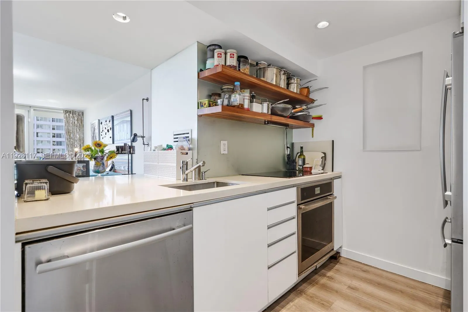 1200 West Ave 615, Miami Beach, Florida 33139, Miami Beach, Florida 33139, 1 Bedroom Bedrooms, ,1 BathroomBathrooms,Residential,For Sale,1200 West Ave 615, Miami Beach, Florida 33139,A11928117