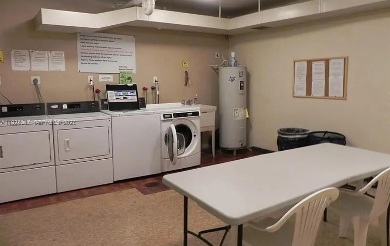 4330 Hillcrest Dr 405, Hollywood, Florida 33021, Hollywood, Florida 33021, 1 Bedroom Bedrooms, ,1 BathroomBathrooms,Residential,For Sale,4330 Hillcrest Dr 405, Hollywood, Florida 33021,A11928017