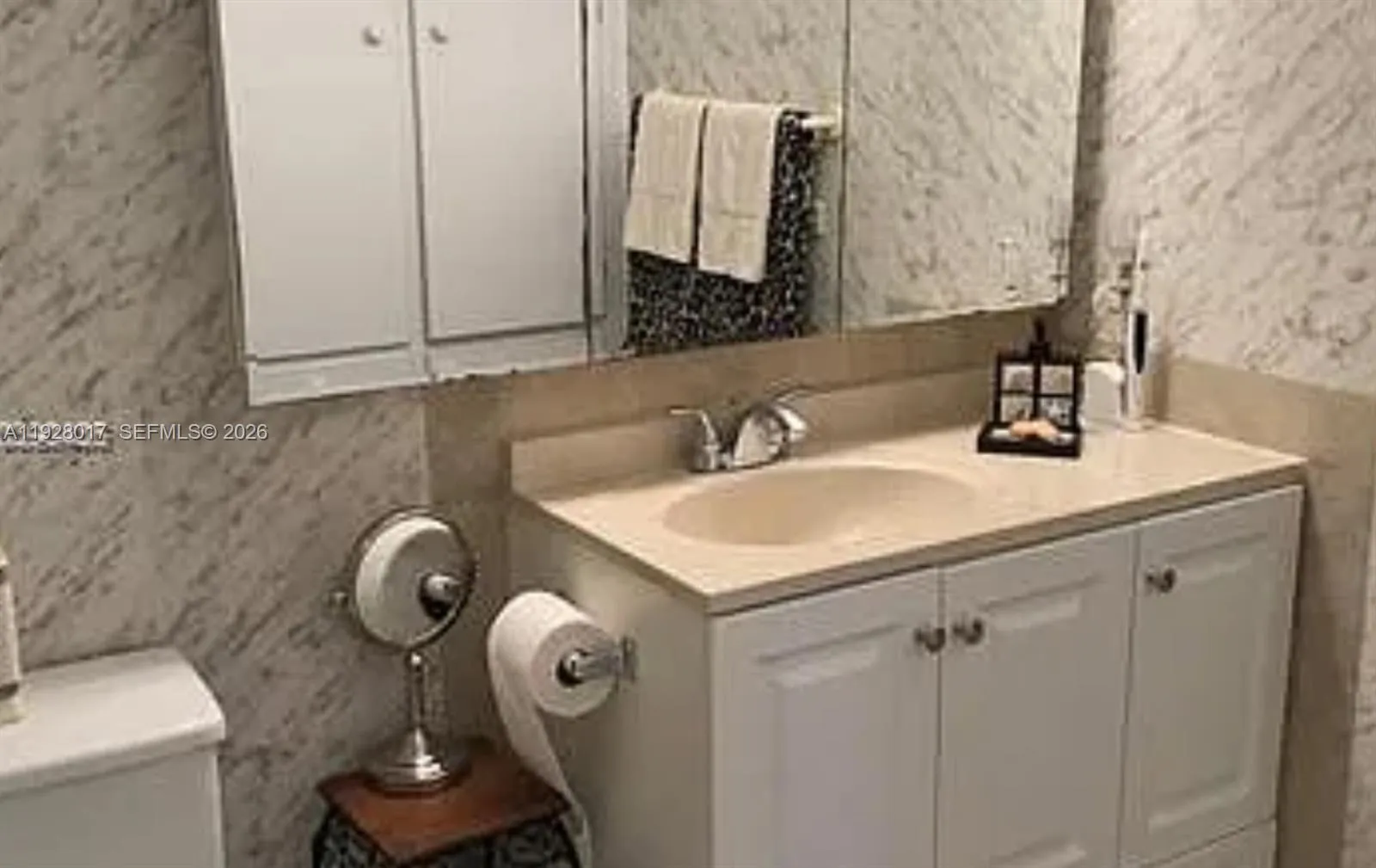 4330 Hillcrest Dr 405, Hollywood, Florida 33021, Hollywood, Florida 33021, 1 Bedroom Bedrooms, ,1 BathroomBathrooms,Residential,For Sale,4330 Hillcrest Dr 405, Hollywood, Florida 33021,A11928017