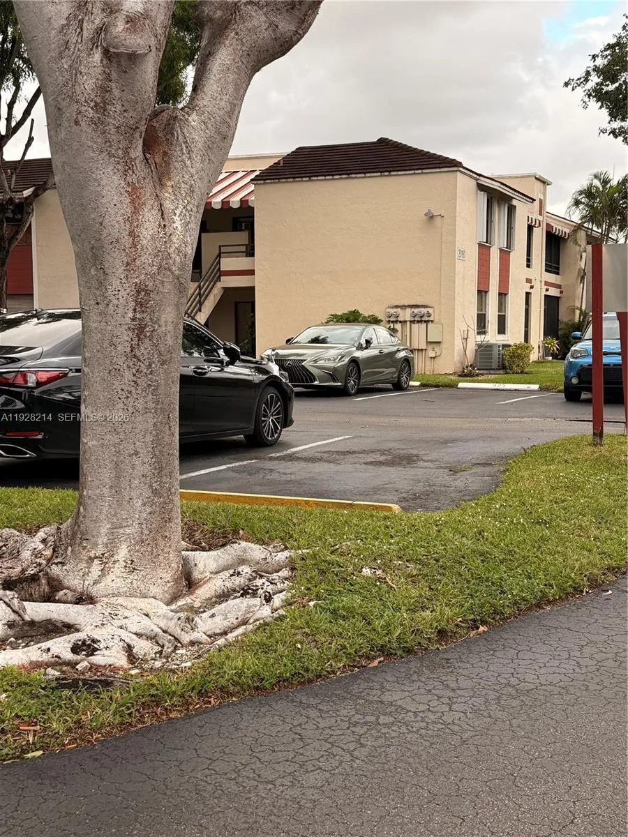 20160 Ne 3rd Ct 8, Miami, Florida 33179, Miami, Florida 33179, 2 Bedrooms Bedrooms, ,2 BathroomsBathrooms,Residential,For Sale,20160 Ne 3rd Ct 8, Miami, Florida 33179,A11928214