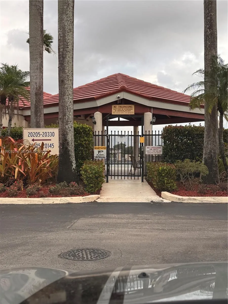 20160 Ne 3rd Ct 8, Miami, Florida 33179, Miami, Florida 33179, 2 Bedrooms Bedrooms, ,2 BathroomsBathrooms,Residential,For Sale,20160 Ne 3rd Ct 8, Miami, Florida 33179,A11928214