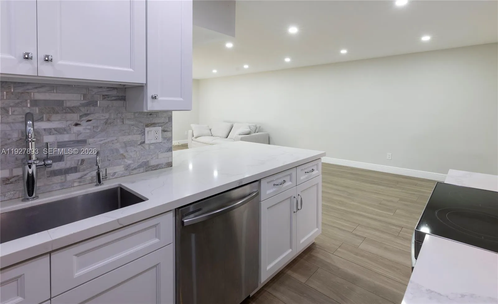 6855 Edgewater Dr 1ds, Coral Gables, Florida 33133, Coral Gables, Florida 33133, 2 Bedrooms Bedrooms, ,2 BathroomsBathrooms,Residential,For Sale,6855 Edgewater Dr 1ds, Coral Gables, Florida 33133,A11927893