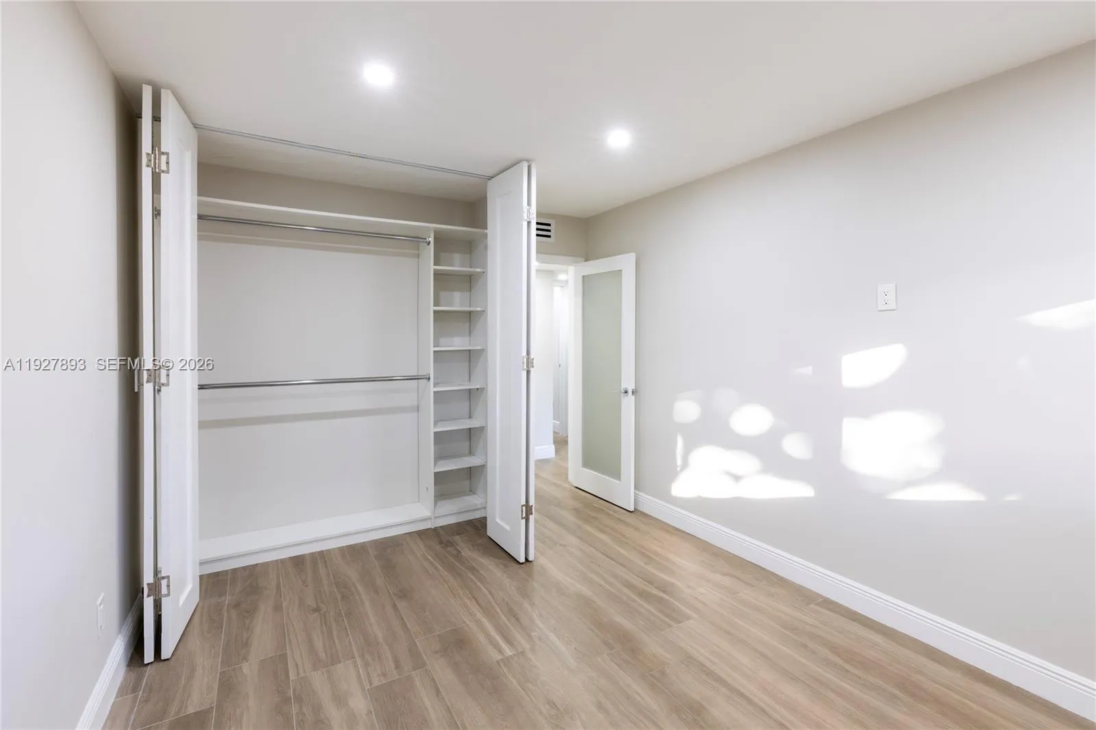 6855 Edgewater Dr 1ds, Coral Gables, Florida 33133, Coral Gables, Florida 33133, 2 Bedrooms Bedrooms, ,2 BathroomsBathrooms,Residential,For Sale,6855 Edgewater Dr 1ds, Coral Gables, Florida 33133,A11927893