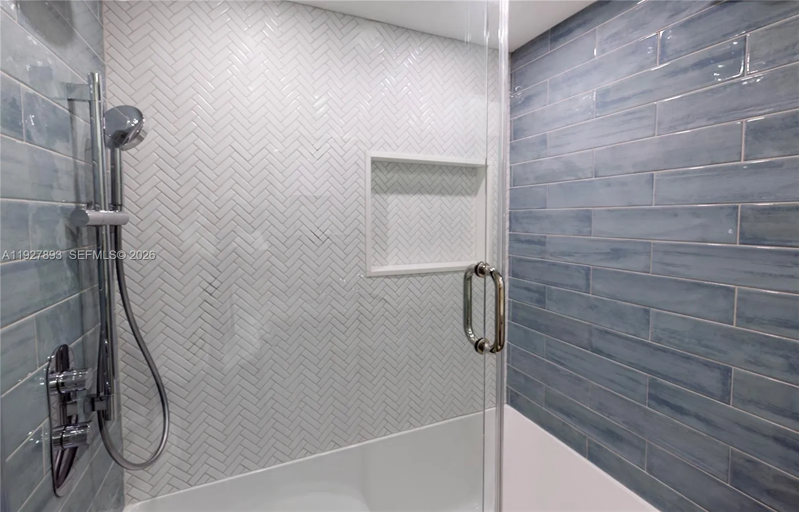 6855 Edgewater Dr 1ds, Coral Gables, Florida 33133, Coral Gables, Florida 33133, 2 Bedrooms Bedrooms, ,2 BathroomsBathrooms,Residential,For Sale,6855 Edgewater Dr 1ds, Coral Gables, Florida 33133,A11927893